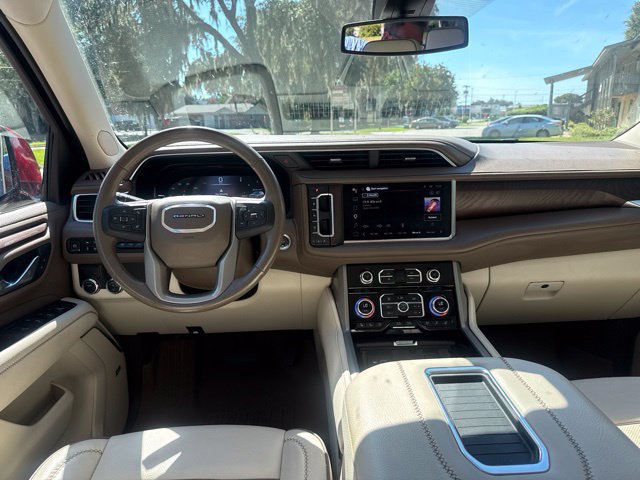 Used 2022 GMC Yukon XL Denali RWD image 11