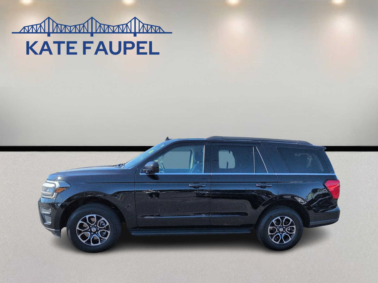 Used 2022 Ford Expedition XLT AWD/4WD image 4