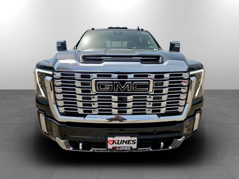 New 2026 GMC Sierra 3500 Denali w/ Technology Package AWD/4WD image 4