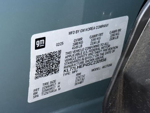 Used 2025 Chevrolet Trax LT w/ LT Convenience Package image 27