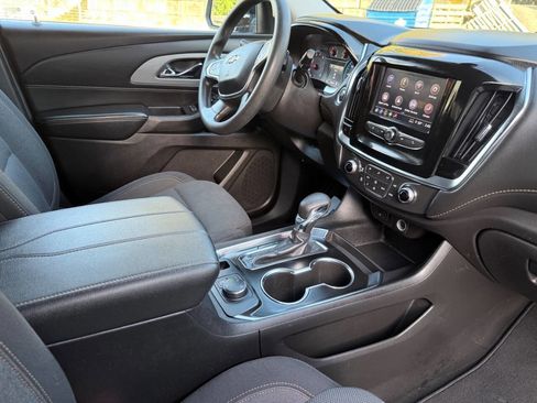 Used 2021 Chevrolet Traverse LS image 29