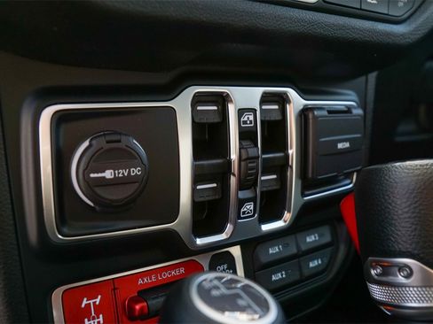 New 2024 Jeep Gladiator Sport image 17