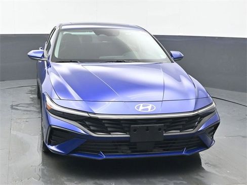 Used 2024 Hyundai Elantra SEL w/ Convenience Package image 8
