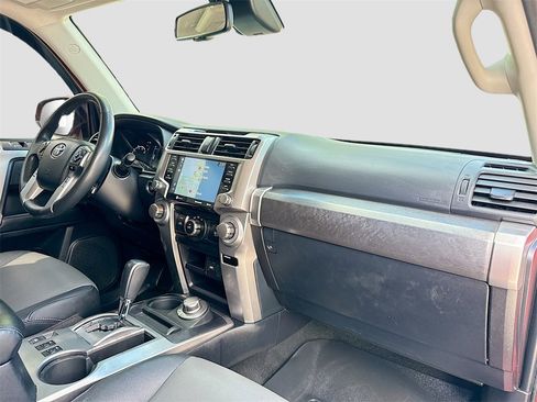 Used 2021 Toyota 4Runner SR5 Premium image 31