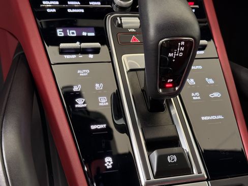 Certified 2023 Porsche Cayenne AWD/4WD image 20