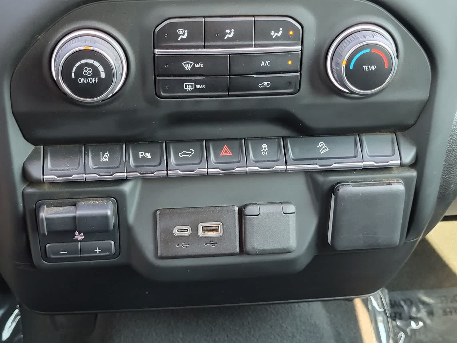 Used 2024 Chevrolet Silverado 2500 Custom w/ Custom Value Package AWD/4WD image 23