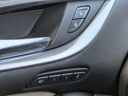 Used 2020 Buick Enclave Premium w/ Sun and Sites Package FWD image 23
