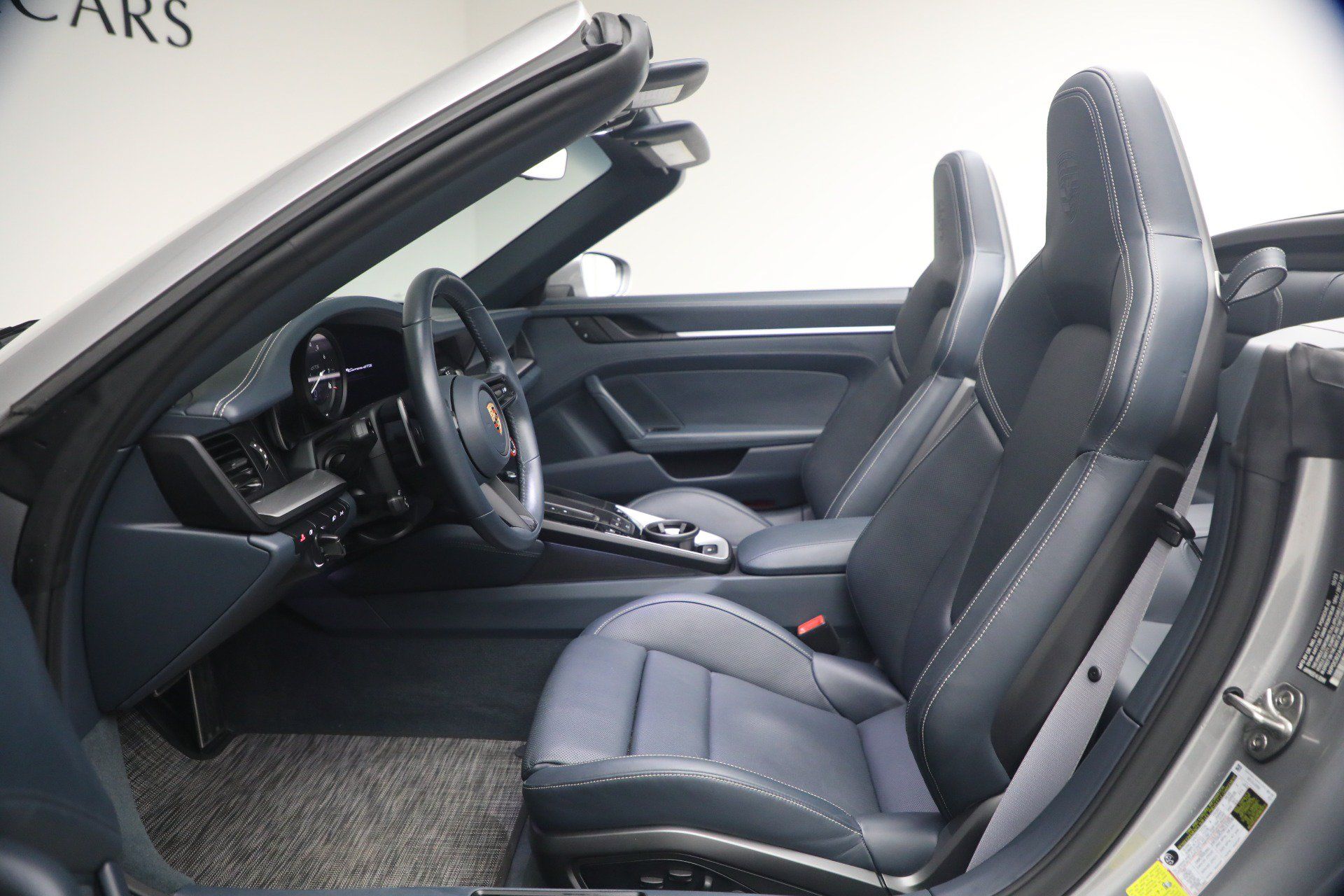 Used 2024 Porsche 911 Carrera GTS RWD image 13
