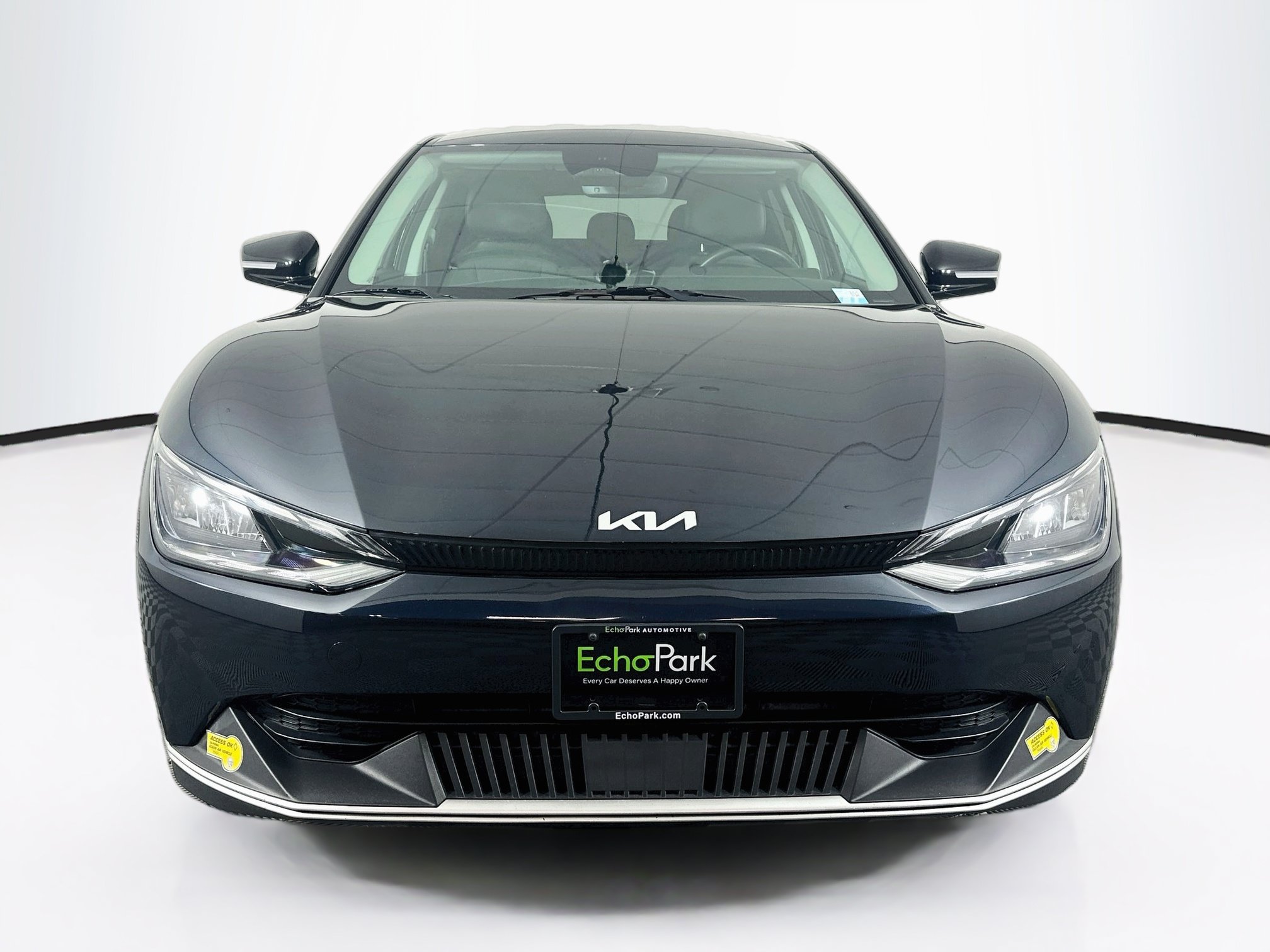 Used 2022 Kia EV6 Light RWD image 2