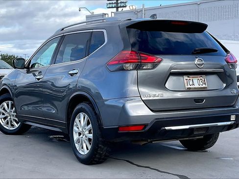 Used 2017 Nissan Rogue SV FWD image 4