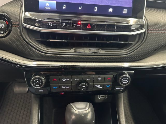 Used 2022 Jeep Compass Trailhawk w/ Trailhawk Convenience Group AWD/4WD image 27