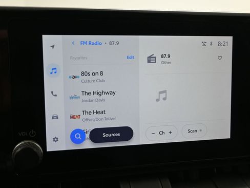 Used 2025 Toyota RAV4 XLE w/ Convenience Package image 17