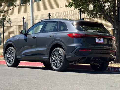New 2026 Audi Q5 Premium AWD/4WD image 4
