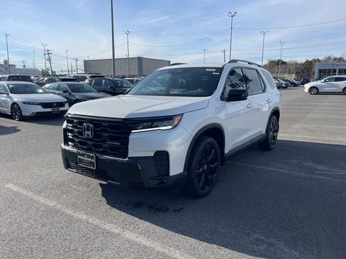 New 2026 Honda Pilot Black Edition image 2