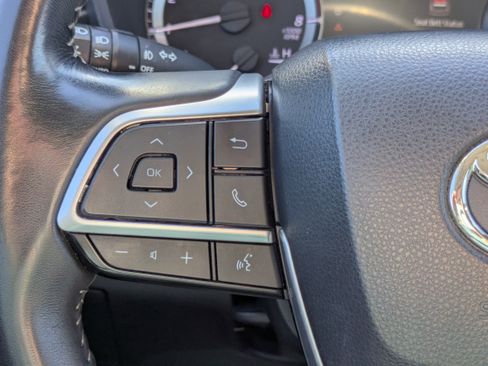 Certified 2023 Toyota Highlander LE image 18