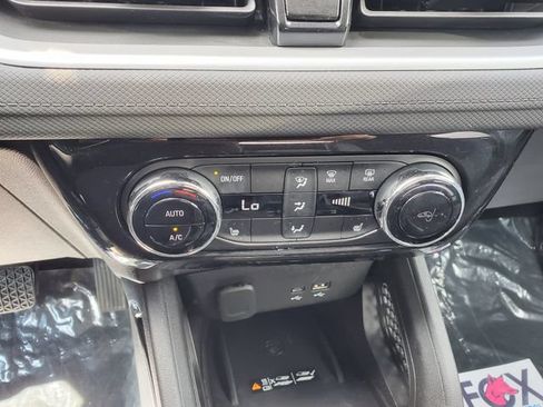 Certified 2024 Chevrolet TrailBlazer LT w/ Convenience Package FWD image 32