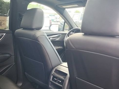 Used 2022 Cadillac XT5 Premium Luxury w/ Technology Package AWD/4WD image 21