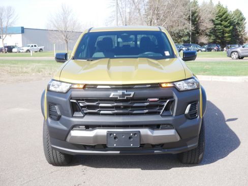 Used 2023 Chevrolet Colorado Trail Boss w/ Technology Package image 2
