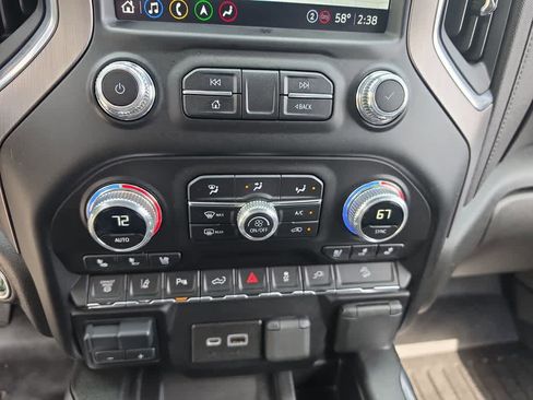 Used 2023 GMC Sierra 3500 Denali AWD/4WD image 19