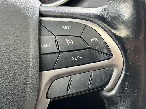 Used 2020 Jeep Grand Cherokee Limited image 18