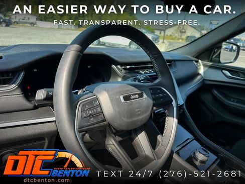 Used 2025 Jeep Grand Cherokee Altitude AWD/4WD image 11