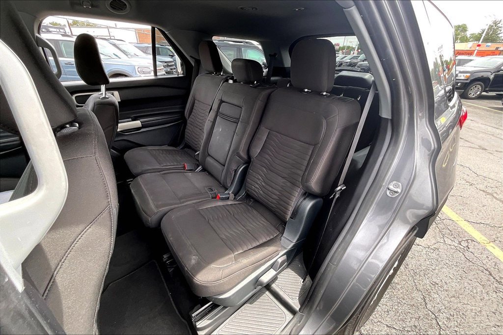 Used 2021 Ford Explorer XLT RWD image 25