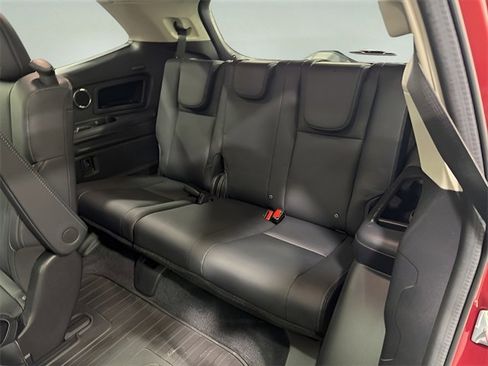 Certified 2025 Subaru Ascent Limited w/ Popular Package #1 image 32