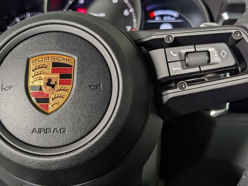 New 2026 Porsche Macan image 38