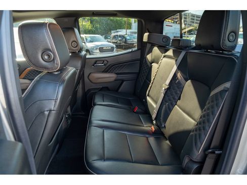 New 2026 GMC Canyon Denali w/ LPO, Black Badging Package AWD/4WD image 13