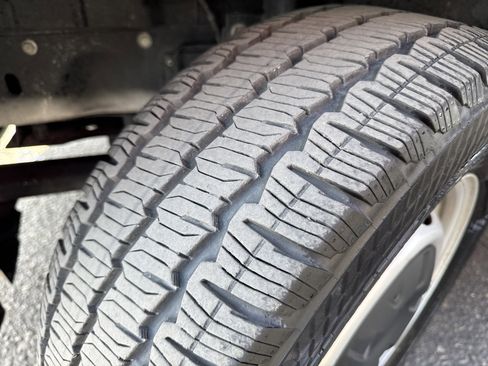 Used 2022 Ford Transit 250 Medium Roof image 10