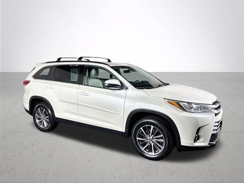 Used 2019 Toyota Highlander XLE w/ Protection Package #3 FWD image 4