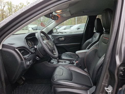 Used 2022 Jeep Cherokee Trailhawk AWD/4WD image 14