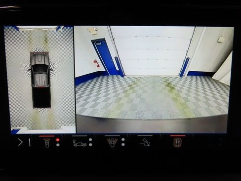 Used 2025 GMC Sierra 2500 AT4X image 15