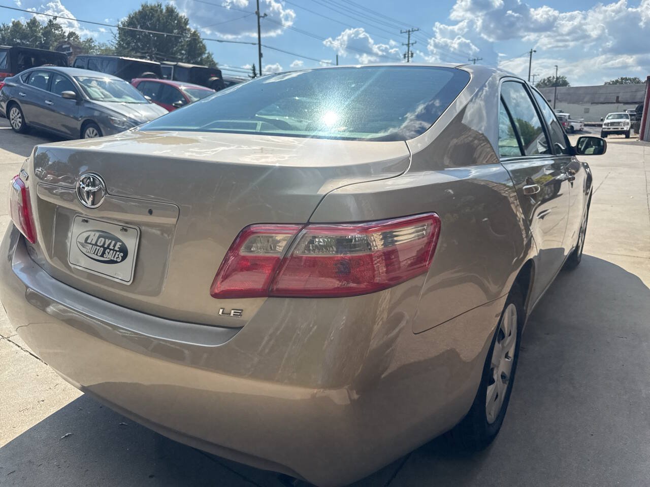 Used 2009 Toyota Camry LE FWD image 3
