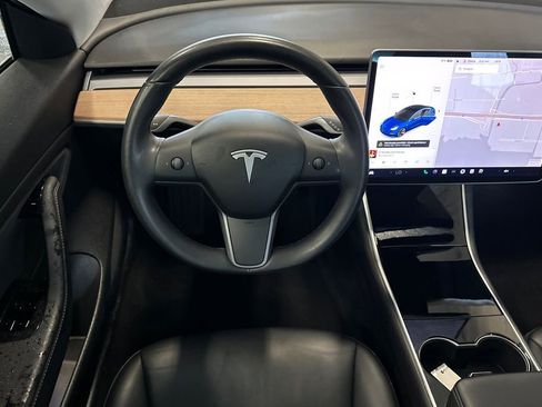 Used 2018 Tesla Model 3 Long Range RWD image 14