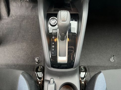 Used 2025 Nissan Versa SV image 39