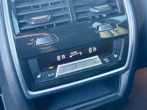 Used 2025 BMW X5 xDrive50e image 21