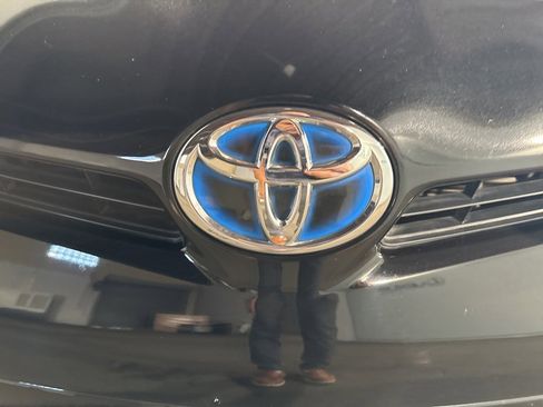 Used 2012 Toyota Prius One image 6