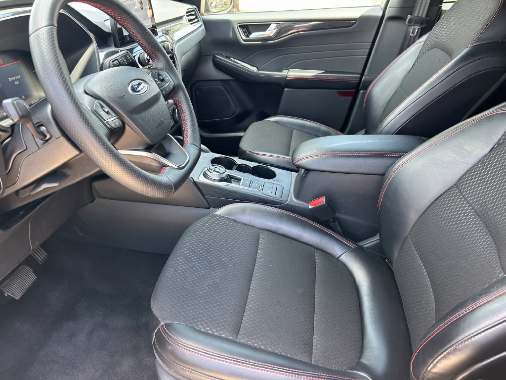 Used 2025 Ford Escape ST-Line FWD image 11