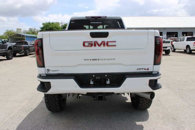 Used 2024 GMC Sierra 2500 AT4 w/ AT4 Premium Plus Package AWD/4WD image 9