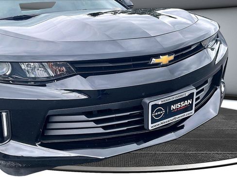 Used 2018 Chevrolet Camaro LT RWD image 30