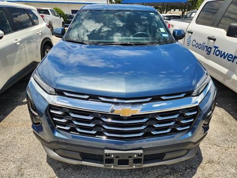Used 2026 Chevrolet Equinox LT FWD image 2