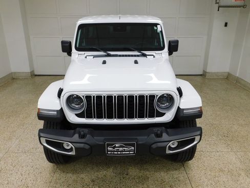 Used 2024 Jeep Wrangler Unlimited Sahara w/ Technology Group AWD/4WD image 10