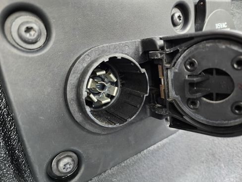 Used 2021 RAM 3500 Laramie image 33