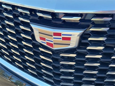 Used 2025 Cadillac XT5 Premium Luxury image 32