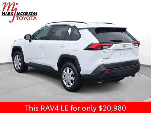 Used 2021 Toyota RAV4 LE image 13