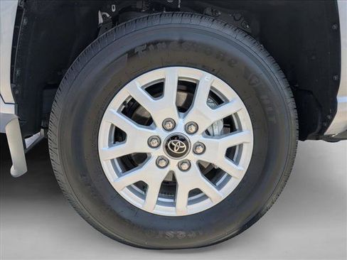 Certified 2025 Toyota Tacoma SR5 AWD/4WD image 23