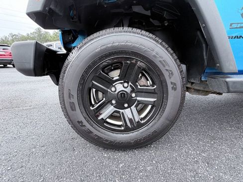 Used 2016 Jeep Wrangler Sport image 23