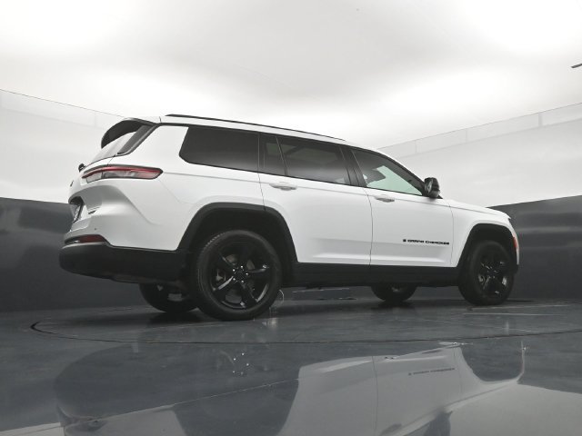 Used 2025 Jeep Grand Cherokee L Limited w/ Black Appearance Package AWD/4WD image 24