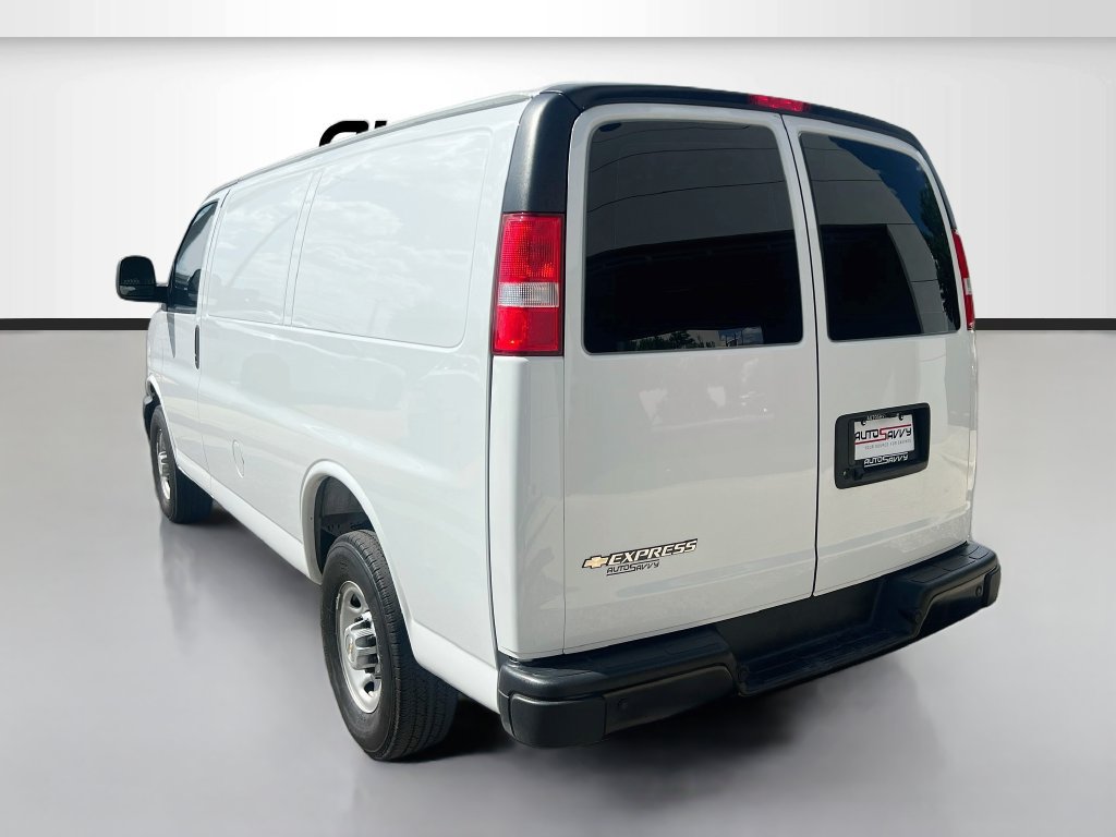Used 2025 Chevrolet Express 2500 w/ Driver Convenience Package RWD image 5